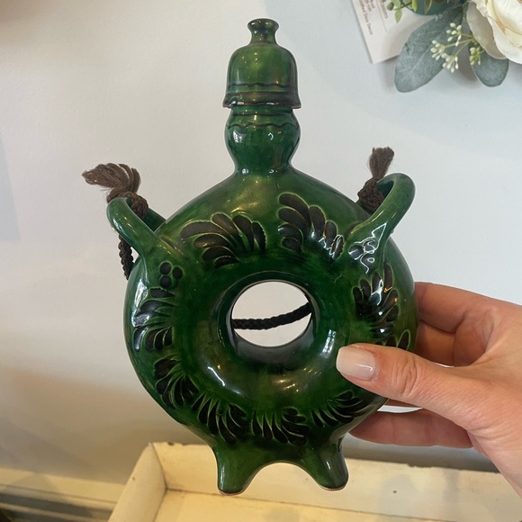 Ornate Vintage Green and Black Ring Decanter & Matching Vase/Carafe Set - Picture 5 of 8